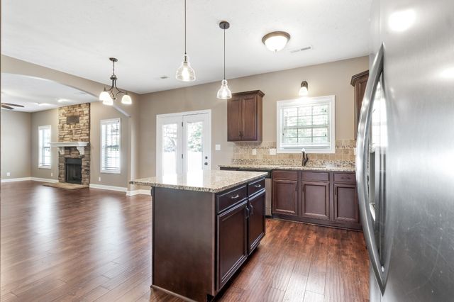 312 Rye Dr, Clarksville, TN 37043