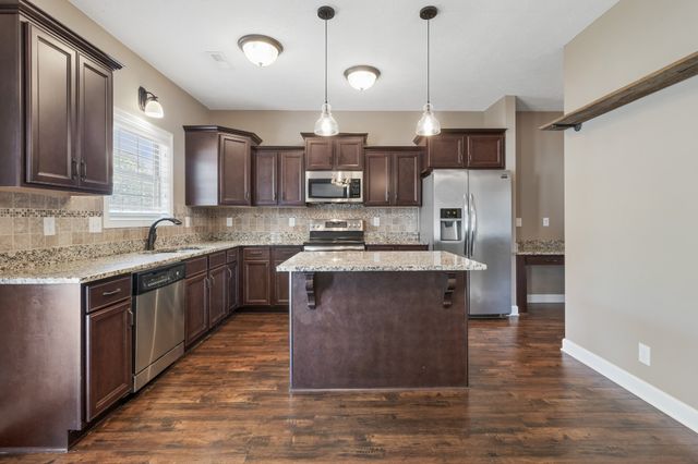 312 Rye Dr, Clarksville, TN 37043