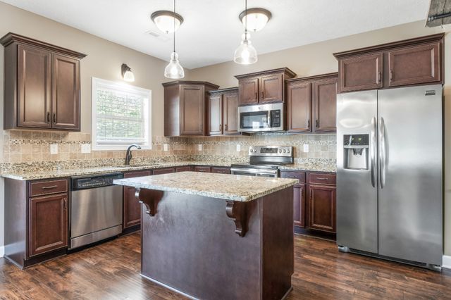 312 Rye Dr, Clarksville, TN 37043