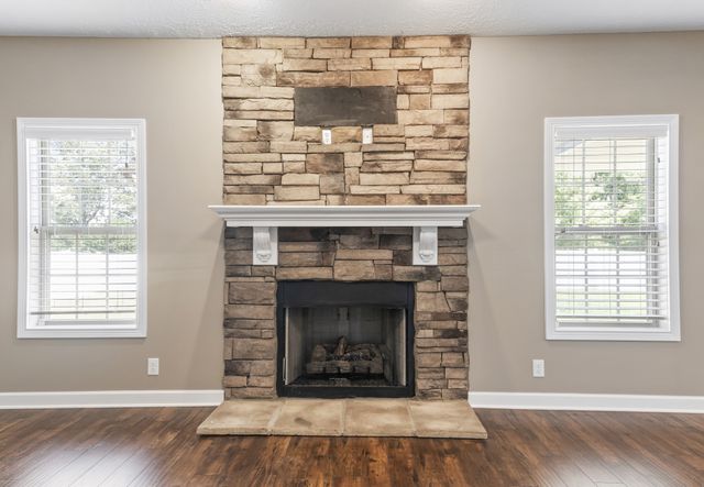 312 Rye Dr, Clarksville, TN 37043