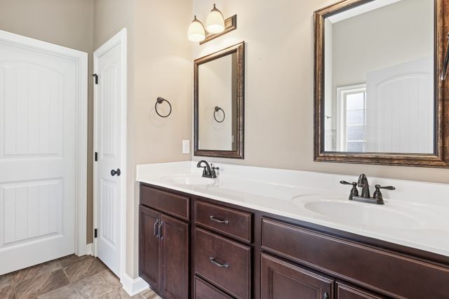 312 Rye Dr, Clarksville, TN 37043