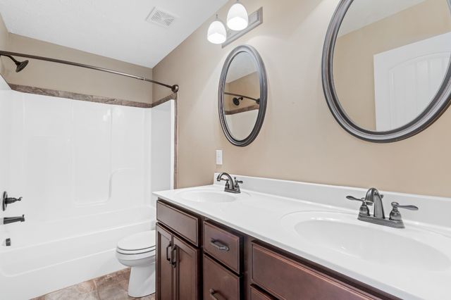 312 Rye Dr, Clarksville, TN 37043