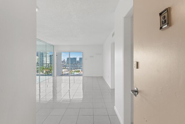 400 Kings Point Drive 1628, Sunny Isles Beach, FL 33160