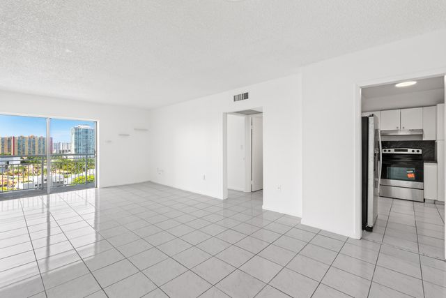 400 Kings Point Drive 1628, Sunny Isles Beach, FL 33160