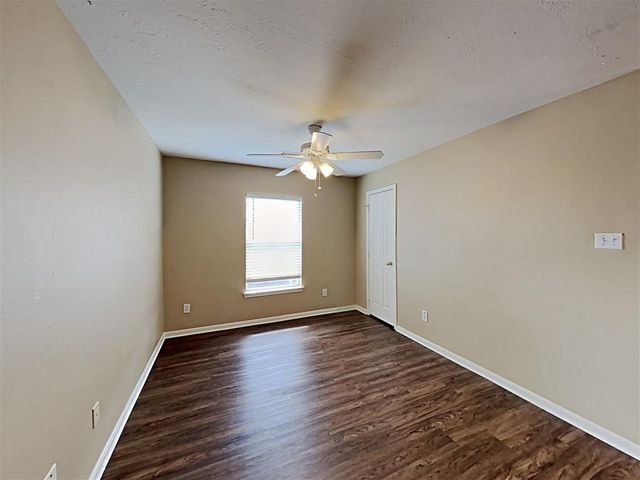 411 Cedar Point Drive, League City, TX 77573