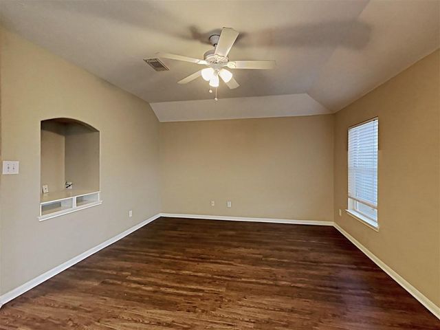 411 Cedar Point Drive, League City, TX 77573