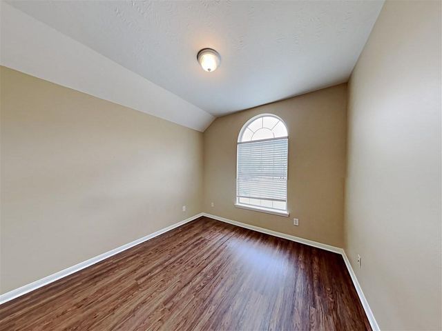411 Cedar Point Drive, League City, TX 77573