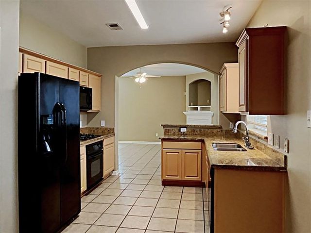 411 Cedar Point Drive, League City, TX 77573