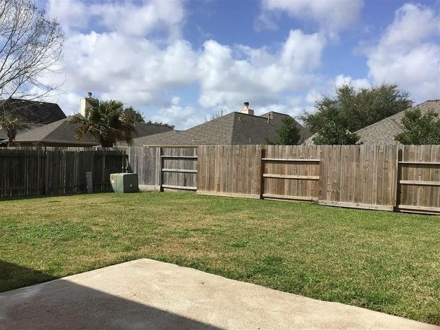 411 Cedar Point Drive, League City, TX 77573