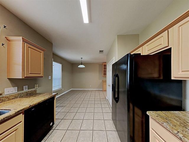 411 Cedar Point Drive, League City, TX 77573