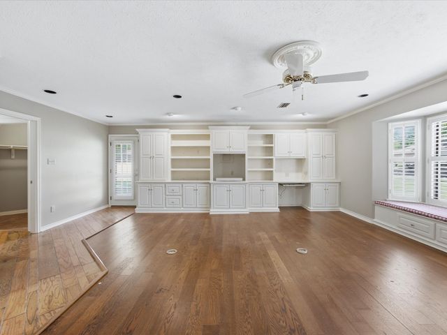 1506 Williamsburg Court, Ennis, TX 75119