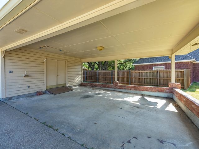 1506 Williamsburg Court, Ennis, TX 75119