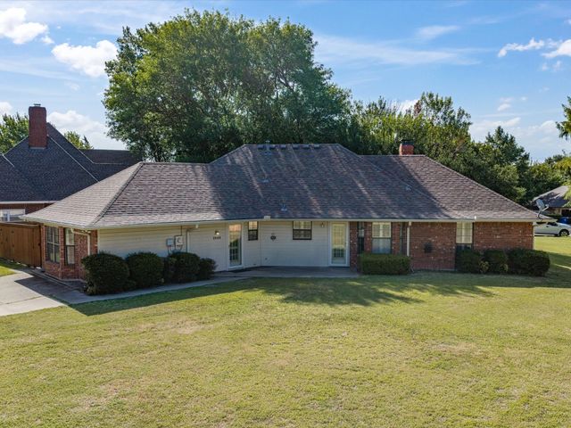 1506 Williamsburg Court, Ennis, TX 75119