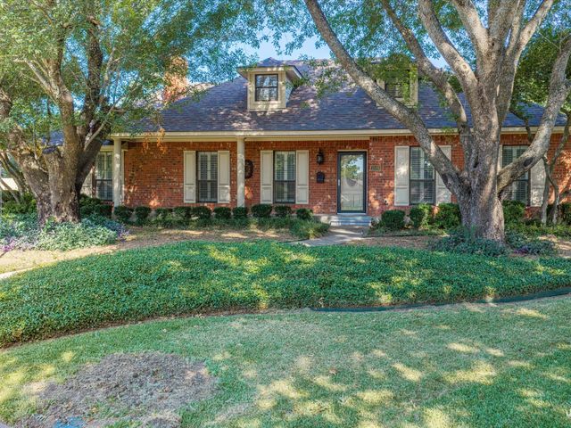 1506 Williamsburg Court, Ennis, TX 75119