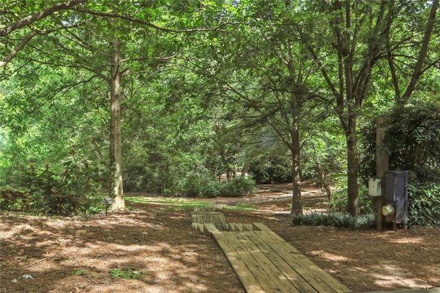 1860 Gordon NE Manor 110, Atlanta, GA 30307