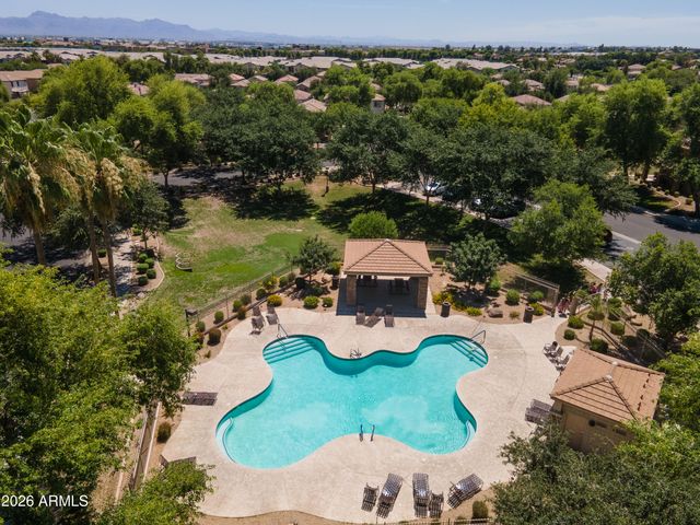 1531 S LONGSPUR Lane, Gilbert, AZ 85296