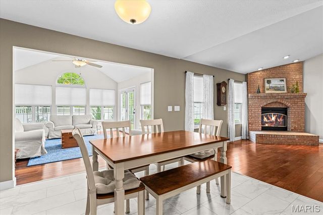 4382 Shelfield, Swansea, IL 62226