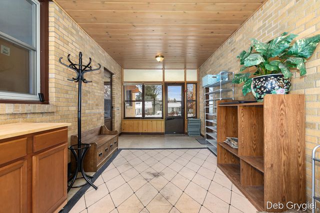 1715 Oswego Street NW, Grand Rapids, MI 49504