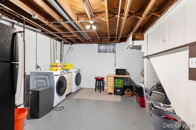 1715 Oswego Street NW, Grand Rapids, MI 49504