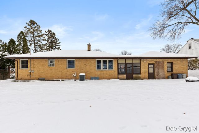 1715 Oswego Street NW, Grand Rapids, MI 49504