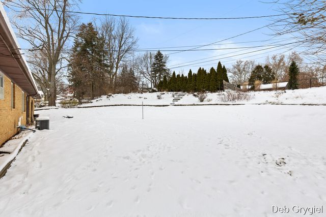 1715 Oswego Street NW, Grand Rapids, MI 49504