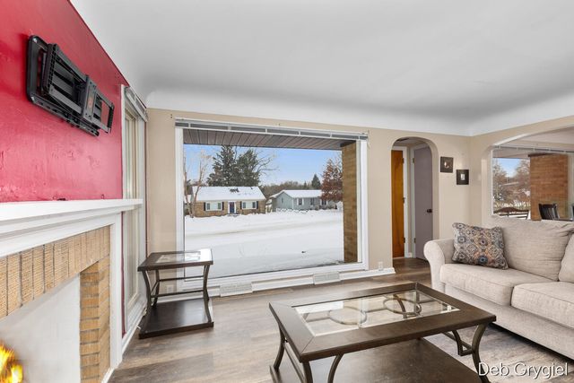 1715 Oswego Street NW, Grand Rapids, MI 49504