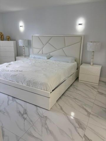 9686 Fontainebleau Boulevard 504, Miami, FL 33172