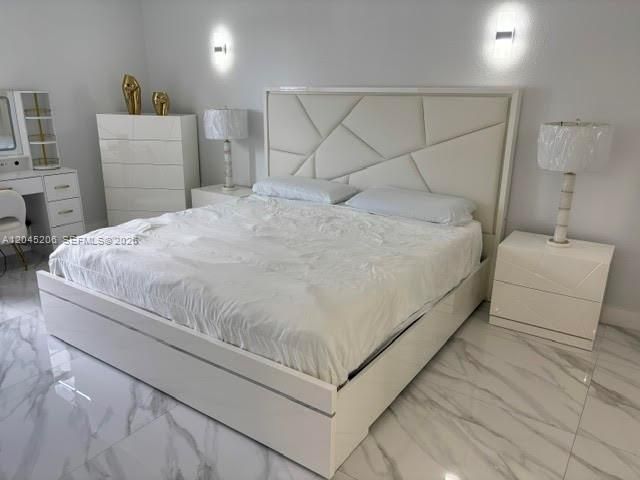 9686 Fontainebleau Boulevard 504, Miami, FL 33172