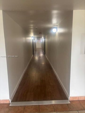 9686 Fontainebleau Boulevard 504, Miami, FL 33172