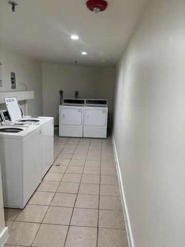 9686 Fontainebleau Boulevard 504, Miami, FL 33172