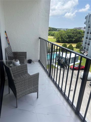 9686 Fontainebleau Boulevard 504, Miami, FL 33172