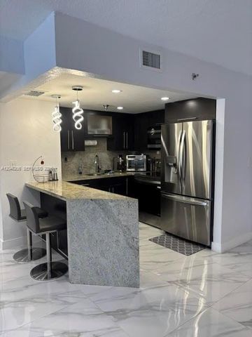 9686 Fontainebleau Boulevard 504, Miami, FL 33172