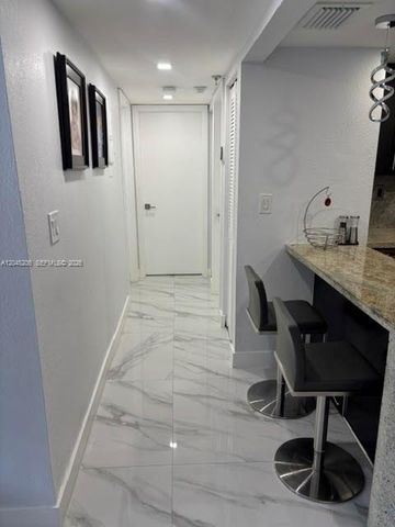 9686 Fontainebleau Boulevard 504, Miami, FL 33172