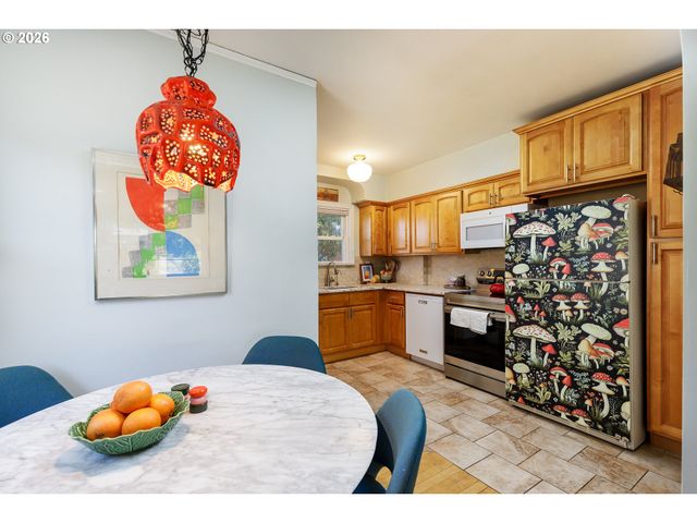 7475 N McKenna Ave, Portland, OR 97203