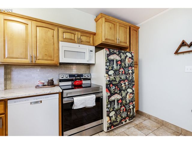 7475 N McKenna Ave, Portland, OR 97203