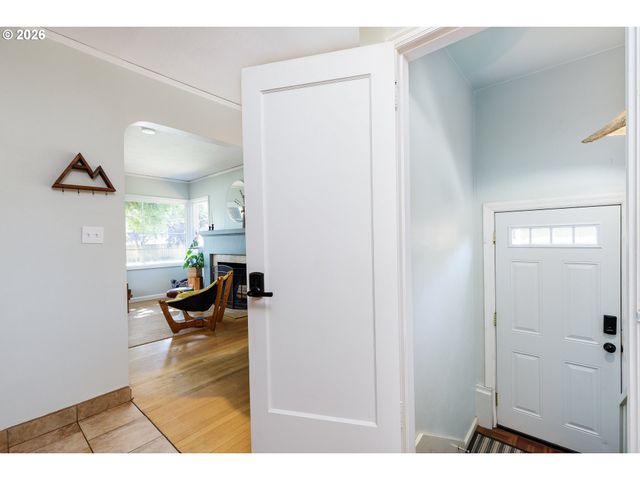 7475 N McKenna Ave, Portland, OR 97203