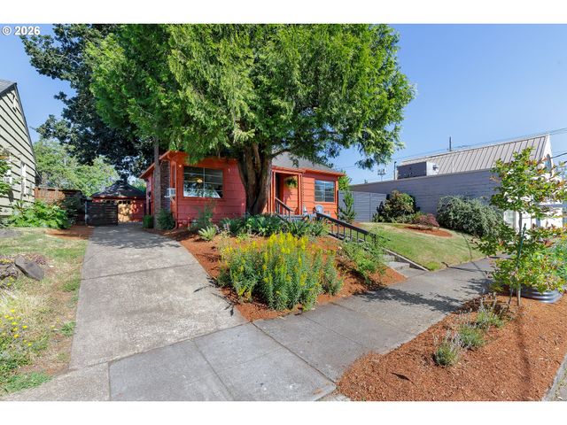 7475 N McKenna Ave, Portland, OR 97203