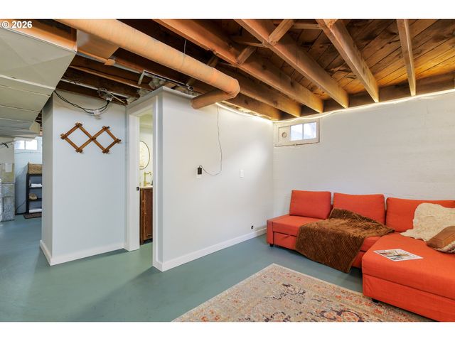 7475 N McKenna Ave, Portland, OR 97203