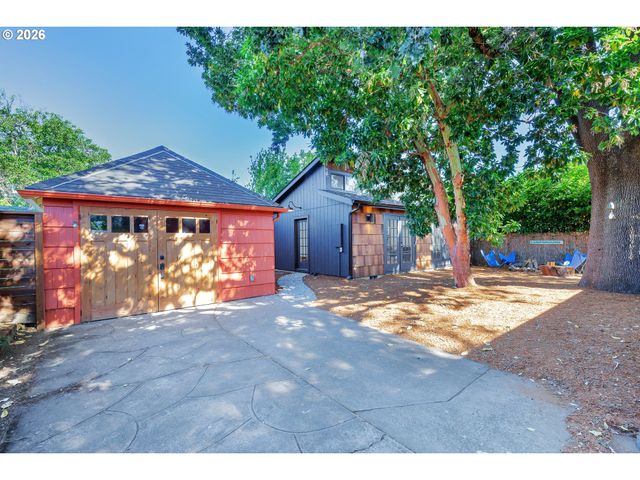 7475 N McKenna Ave, Portland, OR 97203