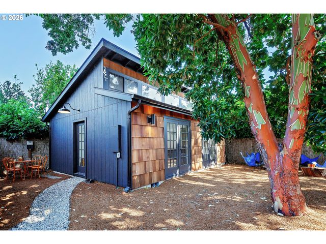 7475 N McKenna Ave, Portland, OR 97203