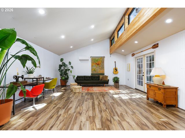 7475 N McKenna Ave, Portland, OR 97203