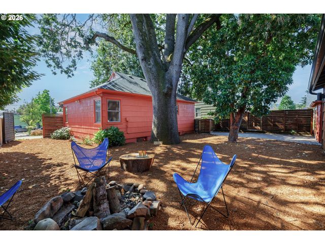 7475 N McKenna Ave, Portland, OR 97203