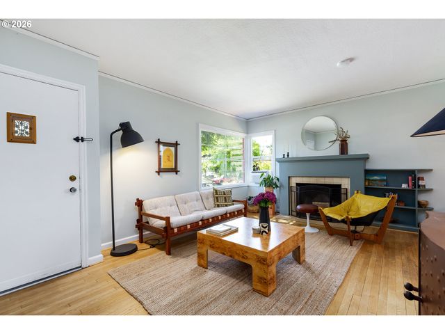7475 N McKenna Ave, Portland, OR 97203