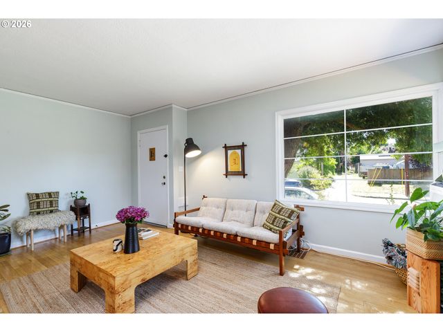 7475 N McKenna Ave, Portland, OR 97203