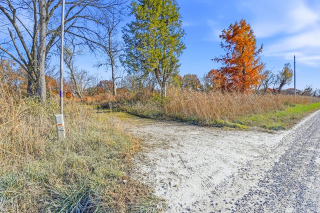 9600 S SMITH HATCHERY RD, Columbia, MO 65203