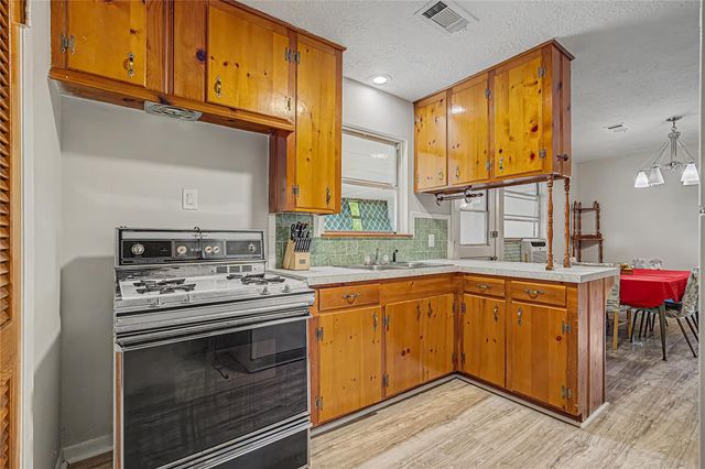 2703 Morningside Lane, Pasadena, TX 77506
