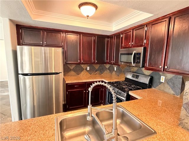 2836 Huber Heights Drive, Las Vegas, NV 89128