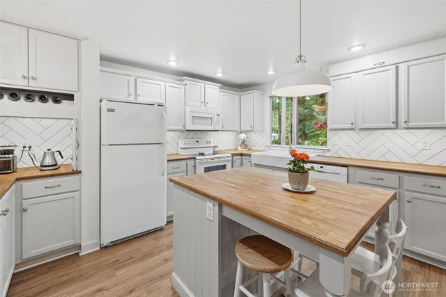 8613 Foster Grove Court NE, Bremerton, WA 98311