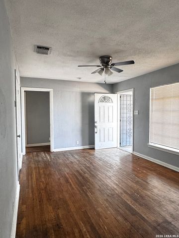 114 WOLEY DR, San Antonio, TX 78228