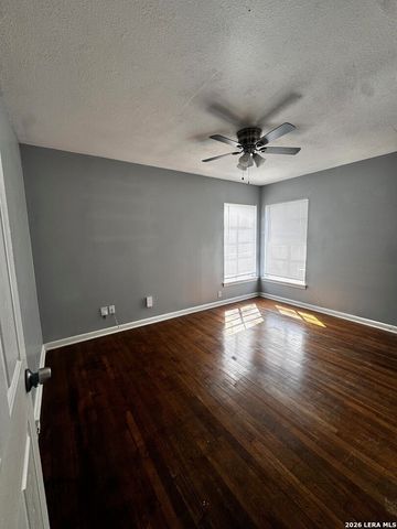 114 WOLEY DR, San Antonio, TX 78228